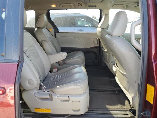 5TDDK3DC5BS016261 - 2011 TOYOTA SIENNA XLE RED photo 11