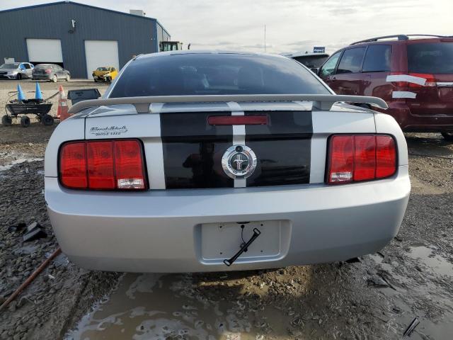 1ZVFT80N265113999 - 2006 FORD MUSTANG SILVER photo 6