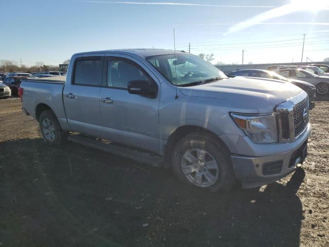 1N6AA1E55JN525553 - 2018 NISSAN TITAN SV SILVER photo 4