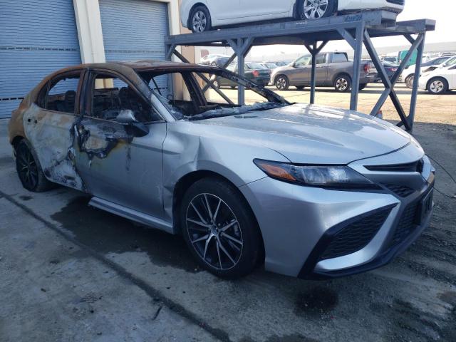 4T1G11AK1PU746201 - 2023 TOYOTA CAMRY SE NIGHT SHADE SILVER photo 4