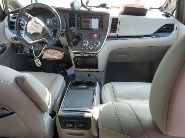 5TDYZ3DC5KS974572 - 2019 TOYOTA SIENNA XLE 白色 照片 14