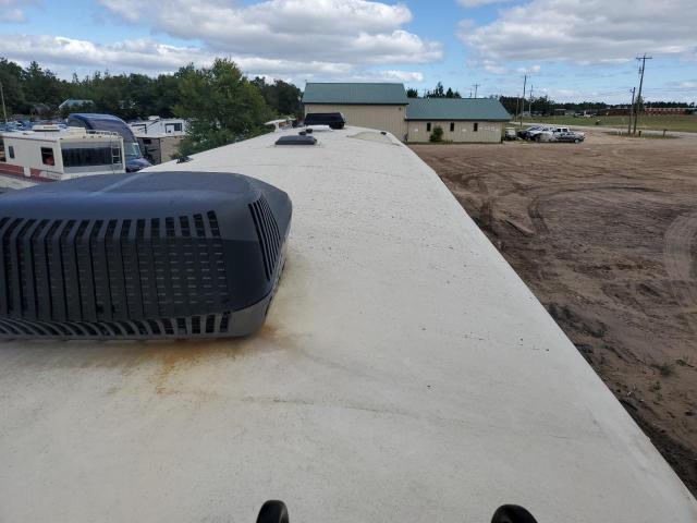 4YDF37222J4703504 - 2018 KEYSTONE MONTANA Crème photo 8