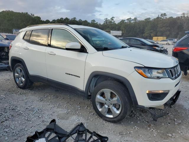 3C4NJDBB7KT695415 - 2019 JEEP COMPASS LATITUDE WHITE photo 4