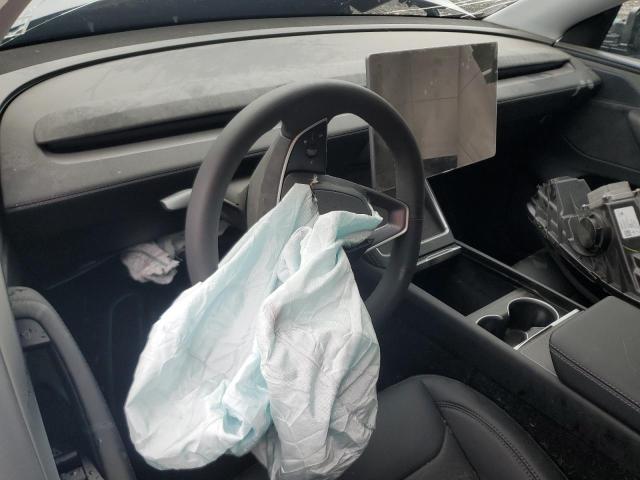 7SAYGDEE3TF326555 - 2026 TESLA MODEL Y 银色 照片 8