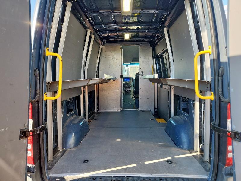 WD3PE7CD3JP629004 - 2018 MERCEDES-BENZ SPRINTER 2500 蓝色 照片 10