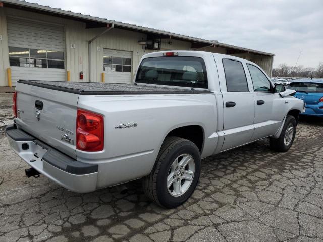 1D7RW3GP0BS709678 - 2011 DODGE DAKOTA SLT SILVER photo 3