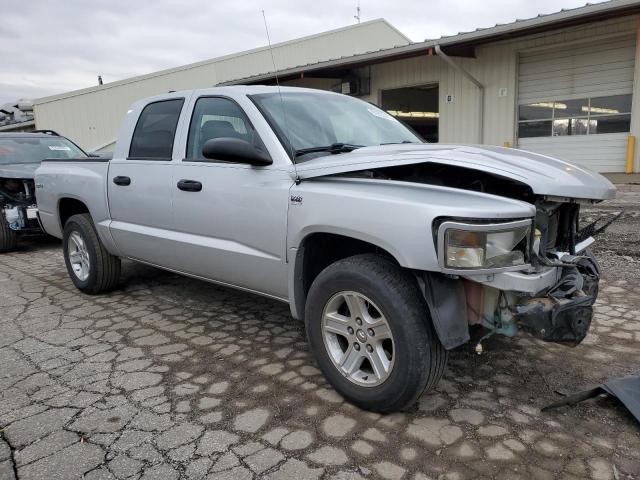 1D7RW3GP0BS709678 - 2011 DODGE DAKOTA SLT SILVER photo 4