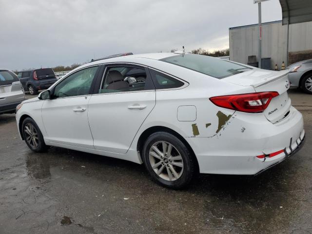 5NPE24AF3FH056388 - 2015 HYUNDAI SONATA SE WHITE photo 2