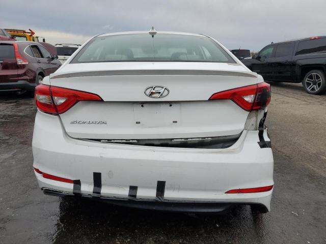 5NPE24AF3FH056388 - 2015 HYUNDAI SONATA SE WHITE photo 6