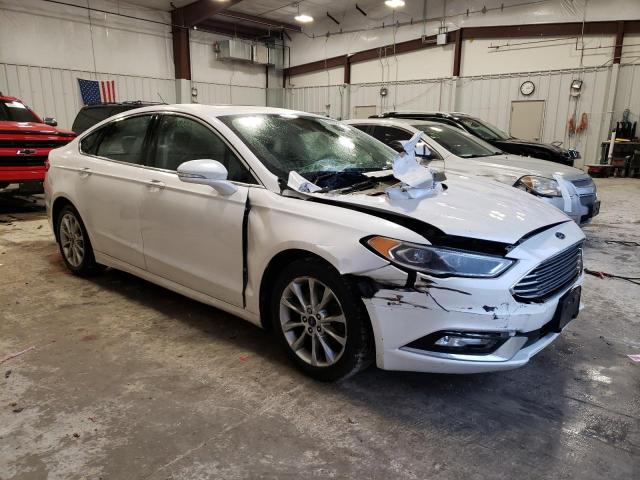 3FA6P0HD7HR228138 - 2017 FORD FUSION SE WHITE photo 4