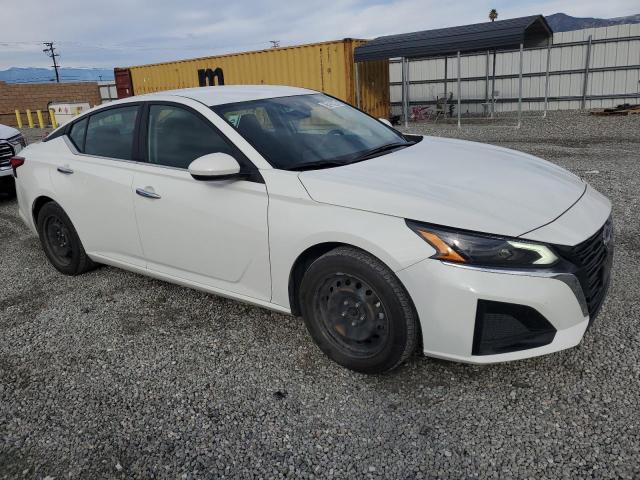 1N4BL4BV6PN339588 - 2023 NISSAN ALTIMA S WHITE photo 4