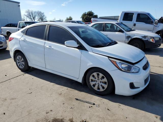 KMHCT4AE0GU085457 - 2016 HYUNDAI ACCENT SE WHITE photo 4