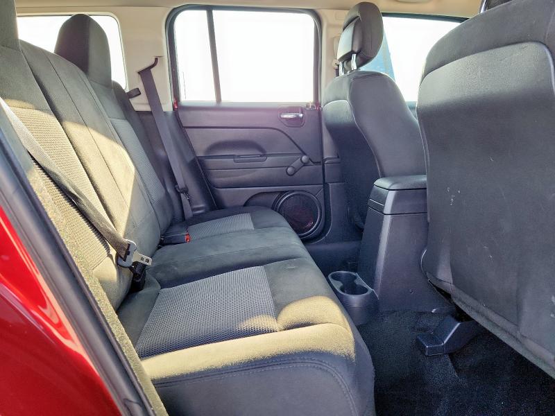 1C4NJRBBXED641274 - 2014 JEEP PATRIOT SPORT RED photo 11