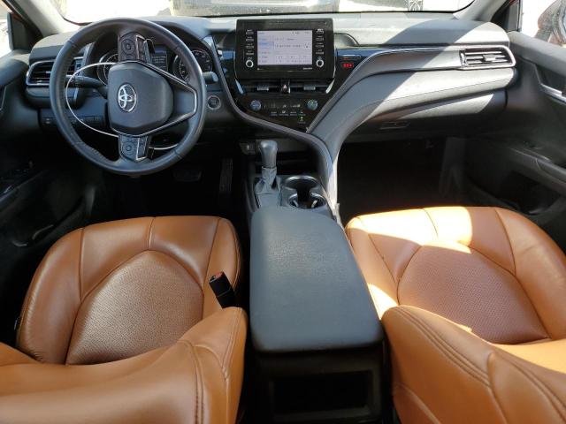 4T1T11AK1MU481130 - 2021 TOYOTA CAMRY SE RED photo 8