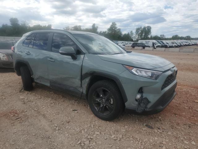 2T3W1RFV5MW135300 - 2021 TOYOTA RAV4 XLE ნაცრისფერი ფოტო 4