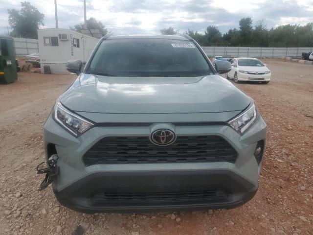 2T3W1RFV5MW135300 - 2021 TOYOTA RAV4 XLE ნაცრისფერი ფოტო 5