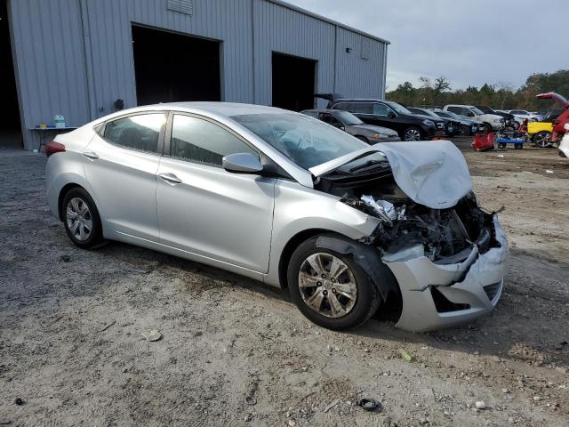 5NPDH4AE8GH771184 - 2016 HYUNDAI ELANTRA SE SILVER photo 4