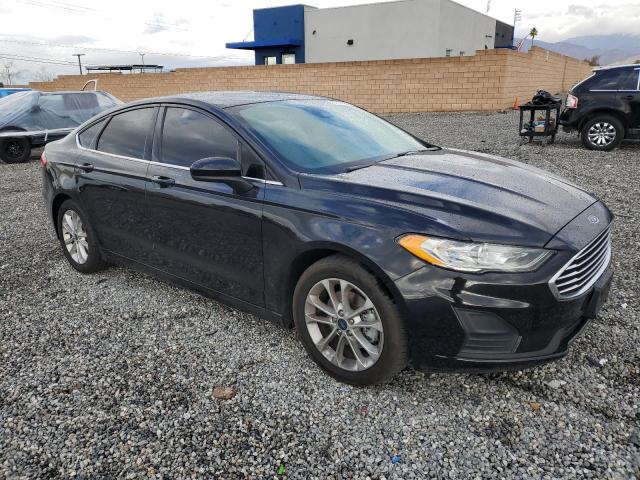 3FA6P0HD0KR134920 - 2019 FORD FUSION SE BLACK photo 4