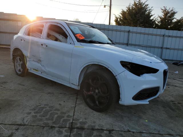 ZASPAKBNXN7D27317 - 2022 ALFA ROMEO STELVIO TI WHITE photo 4