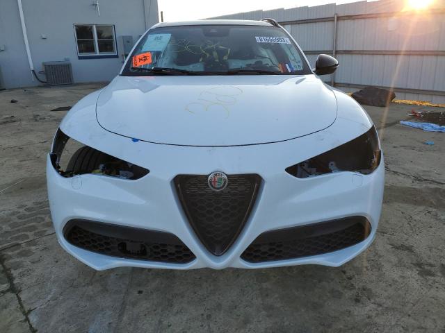 ZASPAKBNXN7D27317 - 2022 ALFA ROMEO STELVIO TI WHITE photo 5
