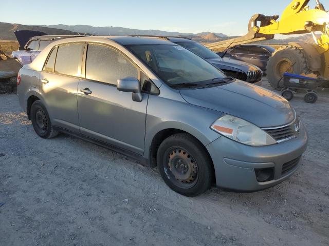 3N1BC11E69L500375 - 2009 NISSAN VERSA S GRAY photo 4