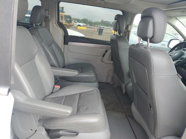 2C4RVACG6CR392502 - 2012 VOLKSWAGEN ROUTAN SEL WHITE photo 11