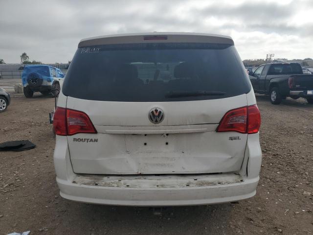 2C4RVACG6CR392502 - 2012 VOLKSWAGEN ROUTAN SEL WHITE photo 6