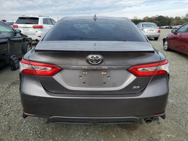 4T1G11AK8LU978272 - 2020 TOYOTA CAMRY SE GRAY photo 6