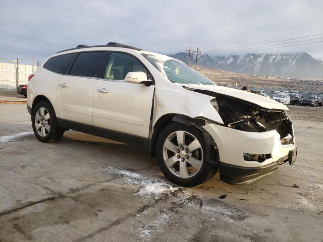 1GNKVJED2BJ301790 - 2011 CHEVROLET TRAVERSE LT WHITE photo 4