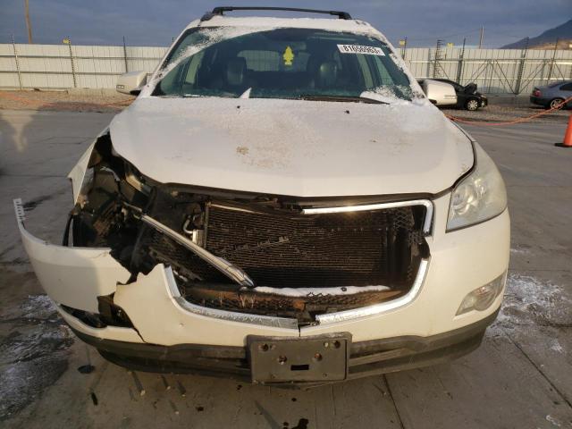 1GNKVJED2BJ301790 - 2011 CHEVROLET TRAVERSE LT WHITE photo 5