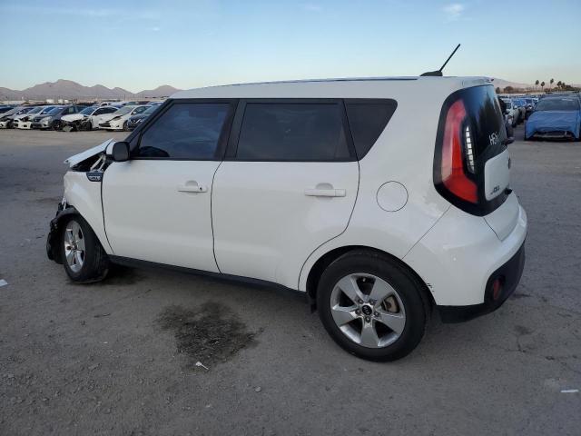 KNDJN2A29H7449441 - 2017 KIA SOUL WHITE photo 2