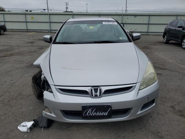 1HGCM56826A039138 - 2006 HONDA ACCORD EX SILVER photo 5