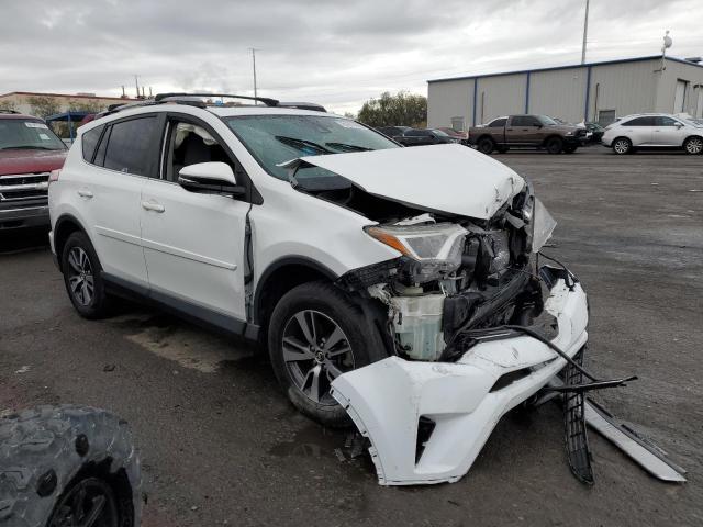 JTMRFREVXHJ708194 - 2017 TOYOTA RAV4 XLE WHITE photo 4