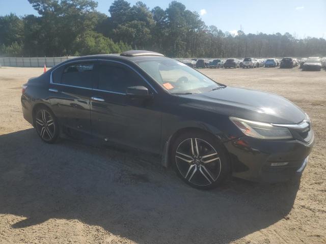 1HGCR3F9XHA015445 - 2017 HONDA ACCORD TOURING BLACK photo 4