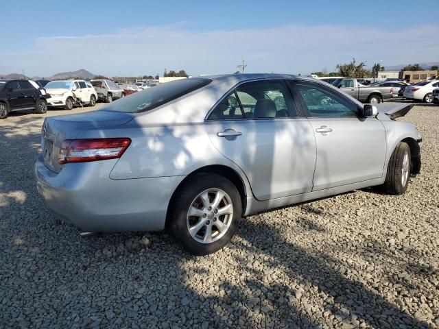 4T1BK3EK4BU130305 - 2011 TOYOTA CAMRY SE Plata foto 3