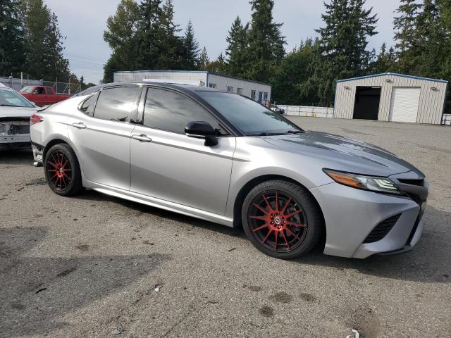 4T1BZ1HK3KU023712 - 2019 TOYOTA CAMRY XSE ვერცხლისფერი ფოტო 4