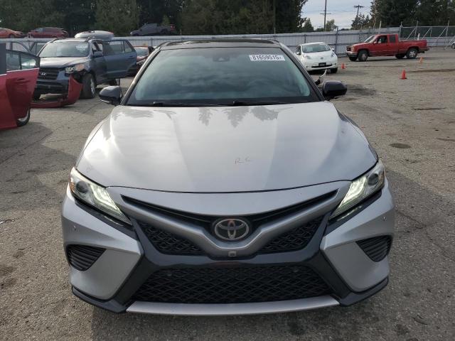 4T1BZ1HK3KU023712 - 2019 TOYOTA CAMRY XSE ვერცხლისფერი ფოტო 5