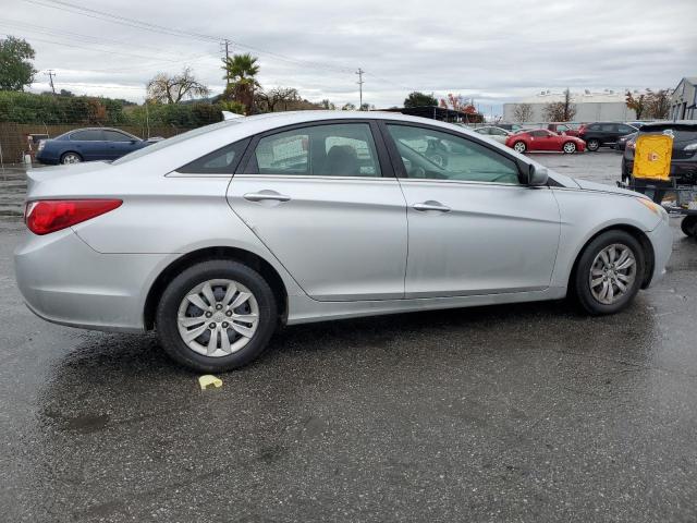 5NPEB4AC0DH562621 - 2013 HYUNDAI SONATA GLS SILVER photo 3