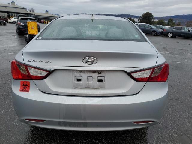 5NPEB4AC0DH562621 - 2013 HYUNDAI SONATA GLS SILVER photo 6