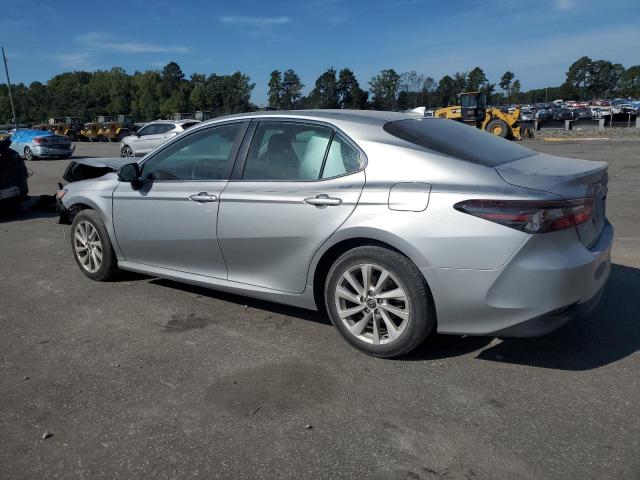 4T1C11AK0NU044947 - 2022 TOYOTA CAMRY LE 银色 照片 2