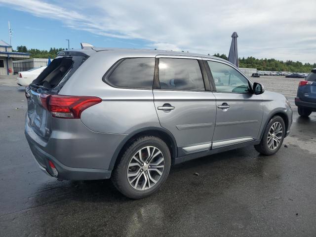 JA4AZ3A35HZ050012 - 2017 MITSUBISHI OUTLANDER SE SILVER photo 3