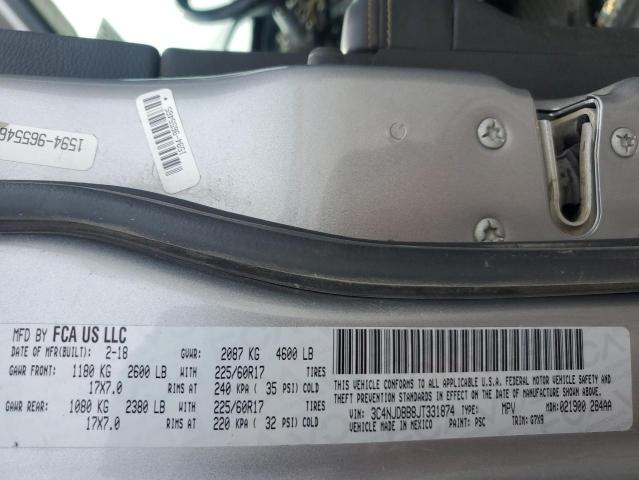 3C4NJDBB8JT331874 - 2018 JEEP COMPASS LATITUDE Silber Foto 14