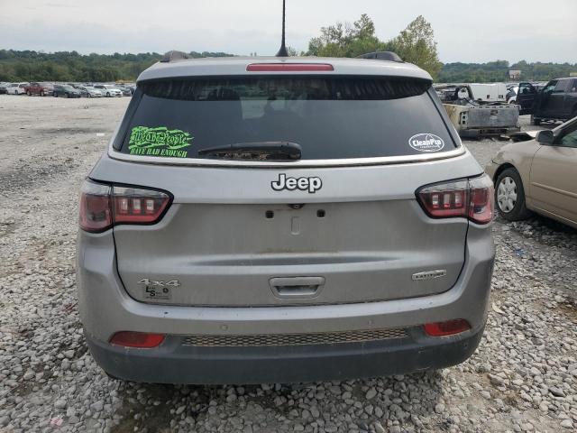 3C4NJDBB8JT331874 - 2018 JEEP COMPASS LATITUDE Silber Foto 6