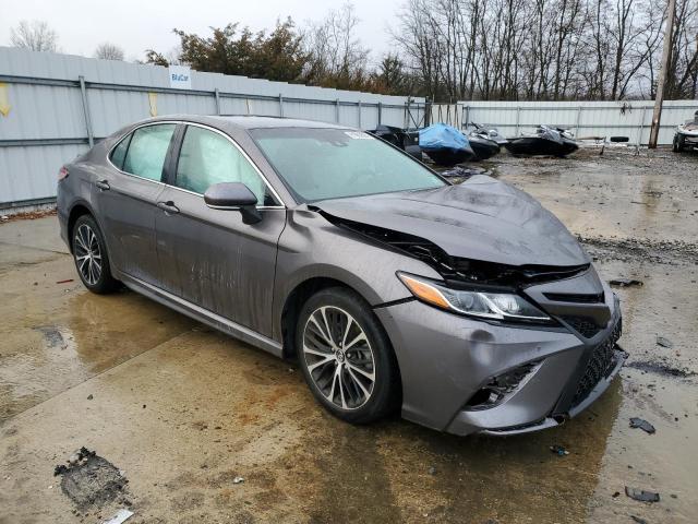 4T1B11HK3JU678314 - 2018 TOYOTA CAMRY L GRAY photo 4