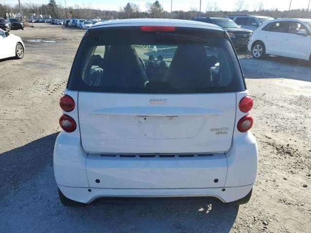 WMEEJ9AA7EK730855 - 2014 SMART FORTWO WHITE photo 6