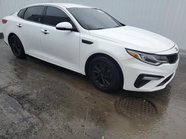 5XXGT4L32LG431512 - 2020 KIA OPTIMA LX WHITE photo 4