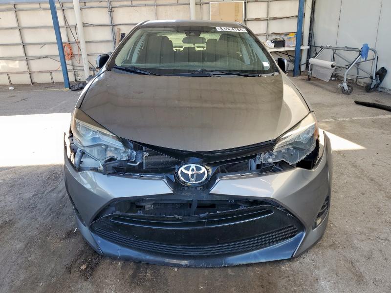 5YFBURHE1KP869684 - 2019 TOYOTA COROLLA L GRAY photo 5