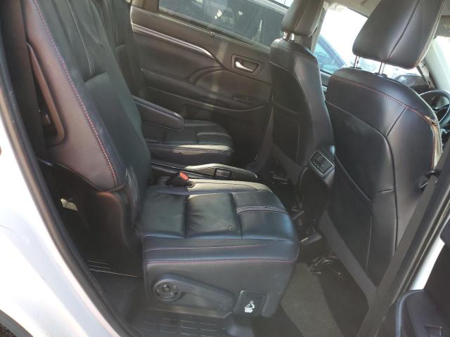 5TDKZRFH3KS357477 - 2019 TOYOTA HIGHLANDER SE 白色 照片 11