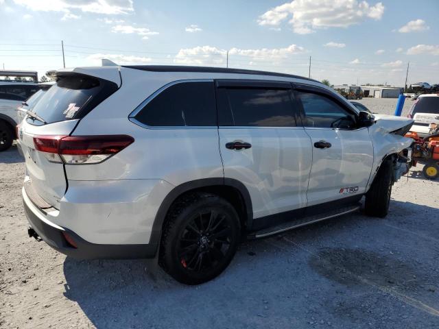 5TDKZRFH3KS357477 - 2019 TOYOTA HIGHLANDER SE 白色 照片 3
