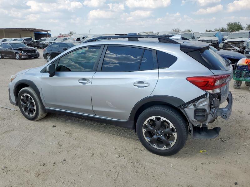 JF2GTAEC1N8212639 - 2022 SUBARU CROSSTREK PREMIUM SILVER photo 2